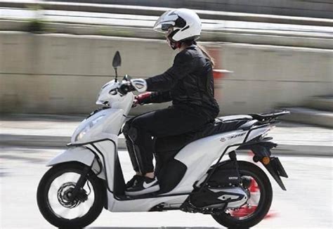 Resmi Gazete''de yayımlandı: B sınıfı ehliyetle 125 cc motosikletler kullanılabilecek!